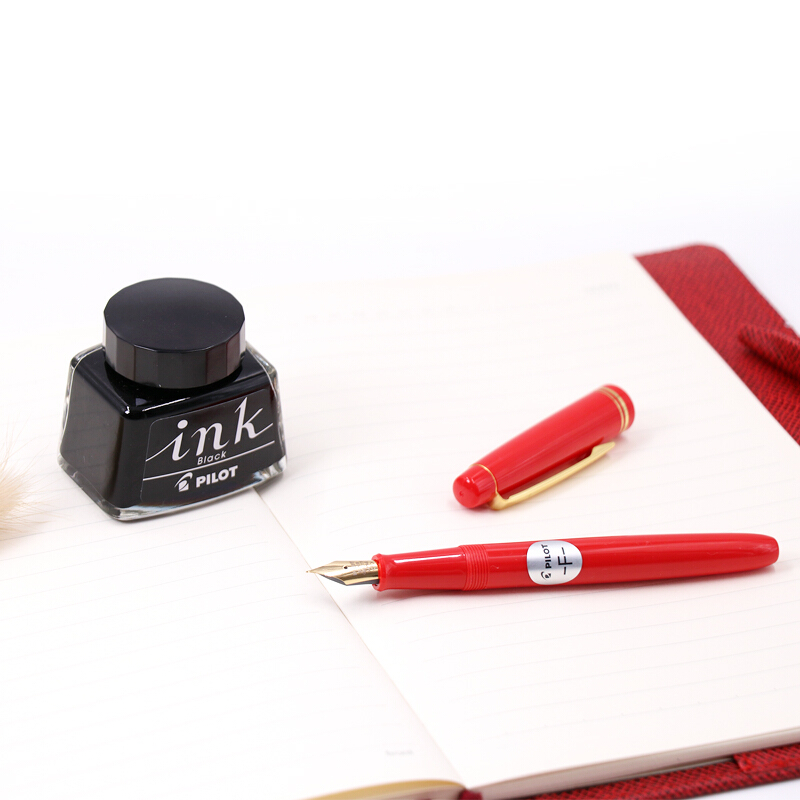 百樂(lè)（PILOT）FP-78G+鋼筆套裝   商務(wù)簽字筆練字送禮鋼筆墨水復(fù)古禮盒裝 (F尖紅色)_http://www.bzsa.cn/img/images/C201910/1571125714690.jpg