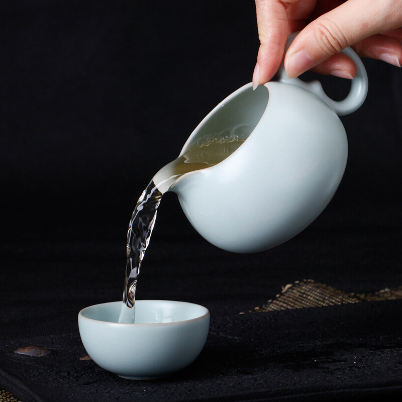 東道汝窯 功夫茶具套裝 祈福茶壺半組（天青色）_http://www.bzsa.cn/img/sp/437/110c98c1-dcfa-47c3-80d6-4009e19be724.jpg