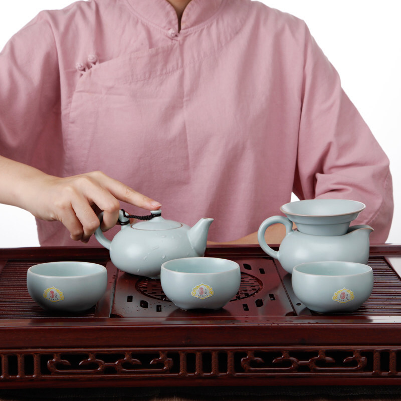 東道汝窯 功夫茶具套裝 喜樂壺杯組/一壺五杯（天青色）_http://www.bzsa.cn/img/sp/437/704baf6f-8466-4f6a-8284-6657a2e0a6d7.jpg