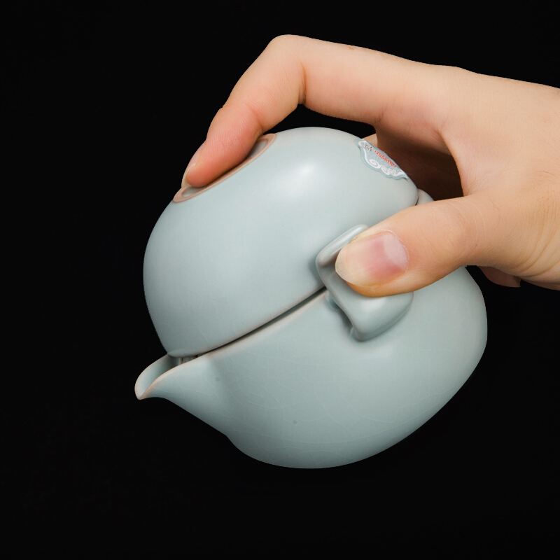 東道汝窯 功夫茶具套裝 禪意旅行茶具套裝/1茶側(cè)2杯（天青色）_http://www.bzsa.cn/img/sp/437/b8fb42ae-b931-4db0-9a5d-cc1280f1558d.jpg